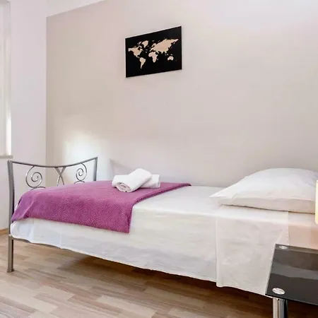 Apartment Maja Split